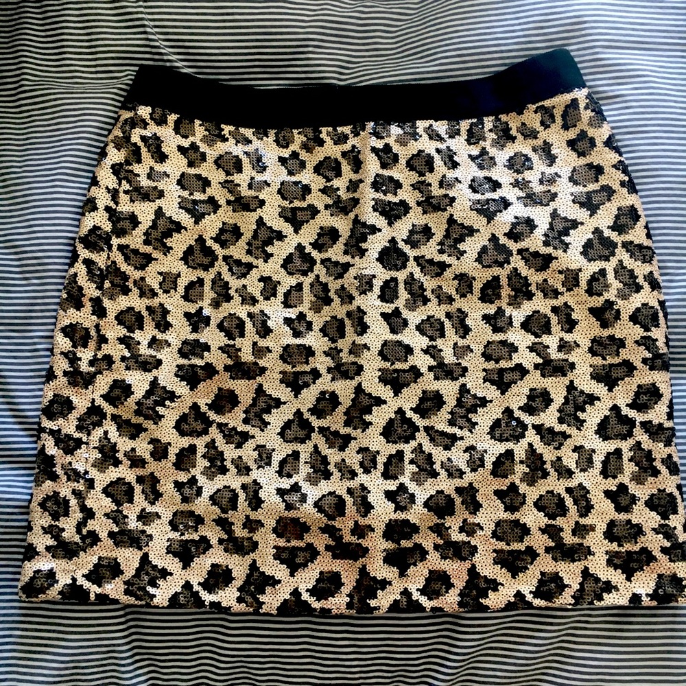 Banana Republic Cheetah Print Sequin skirt sz 8